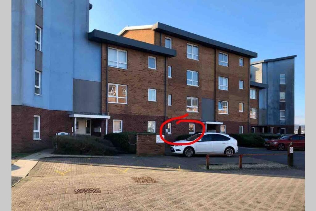 Cockledora, A Luxury Ground Floor Beachfront Apartment Llanelli Exterior photo