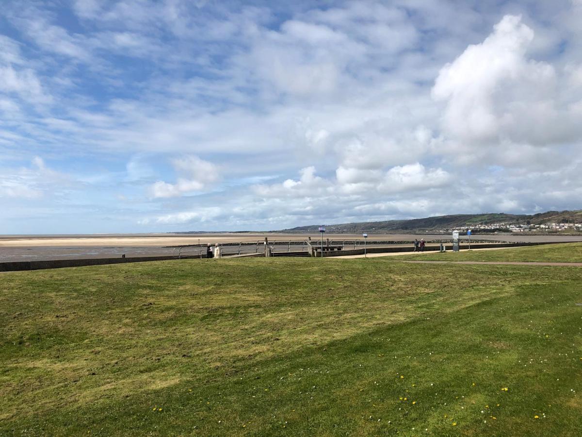 Cockledora, A Luxury Ground Floor Beachfront Apartment Llanelli Exterior photo