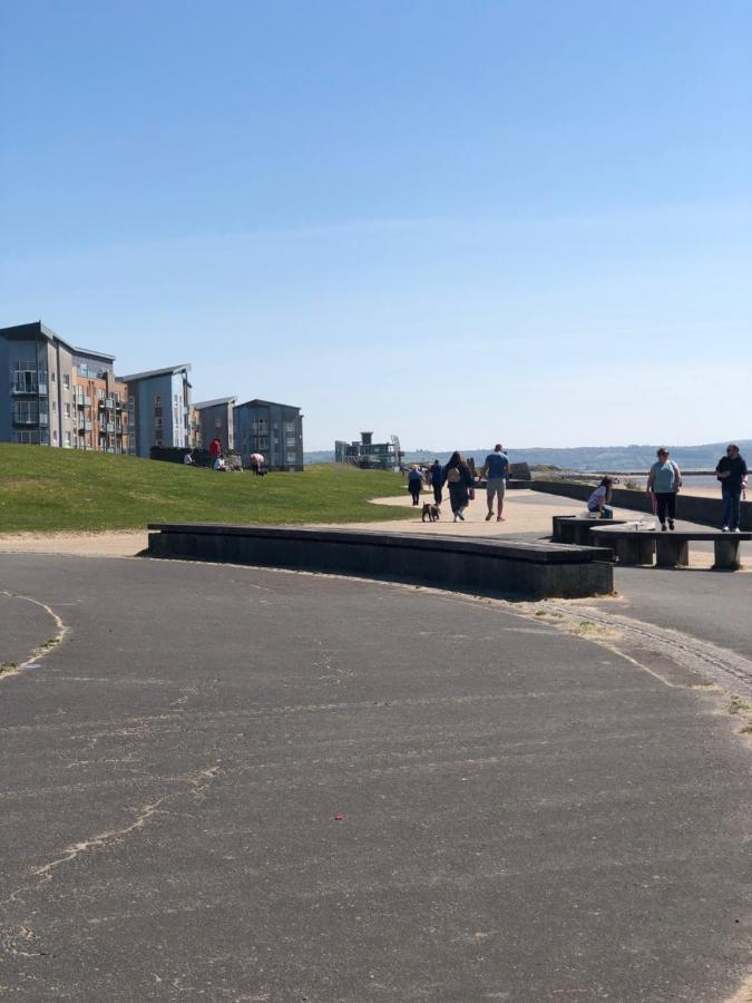 Cockledora, A Luxury Ground Floor Beachfront Apartment Llanelli Exterior photo