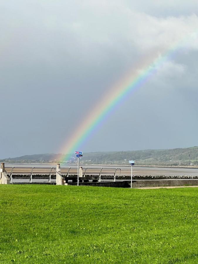 Cockledora, A Luxury Ground Floor Beachfront Apartment Llanelli Exterior photo